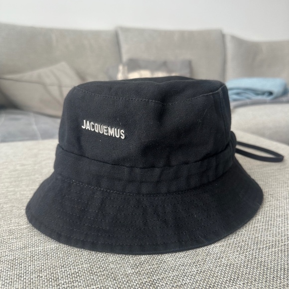 Jacquemus Accessories - Jacquemus Bucket Hat - Black Les Classiques 'The Gadjo' Bucket Hat